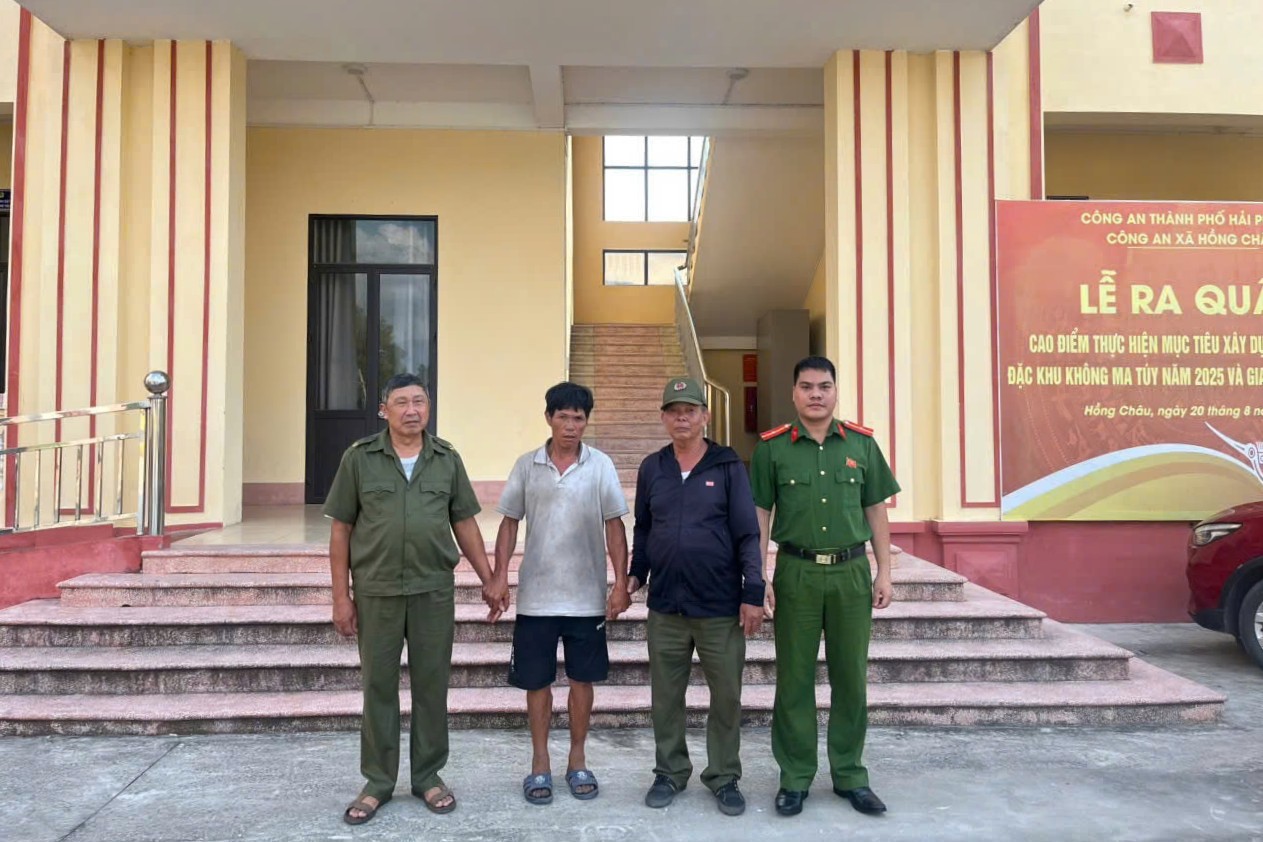 Công an xã Hồng Châu kịp thời hỗ trợ công dân đi lạc trở về với gia đình